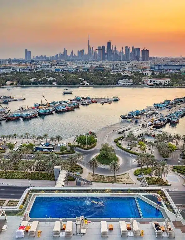 al bandar rotana creek with tabby or tamara