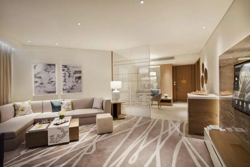 al bandar rotana pay with tamara or tabby