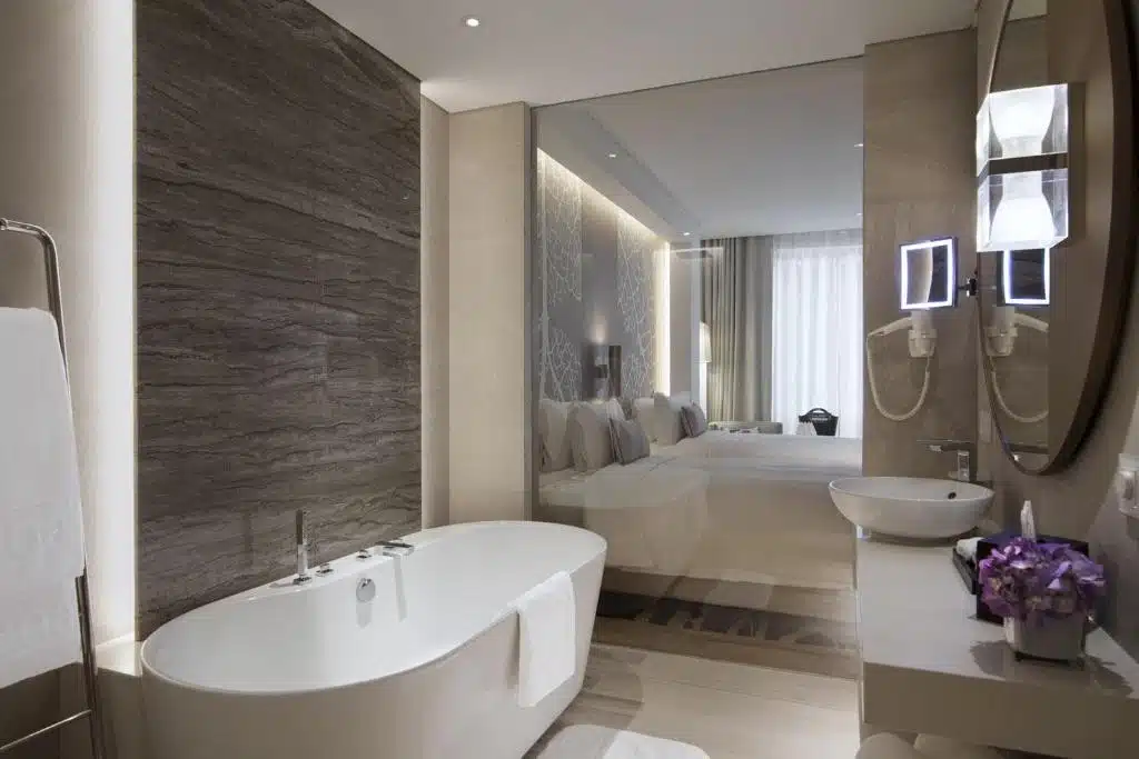 hotel al bandar rotana pay with tabby or tamara