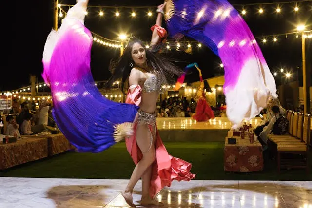 belly dance in dubai desert safaris