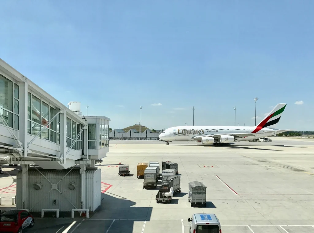 dubai airport pick-up service with tabby and tamara