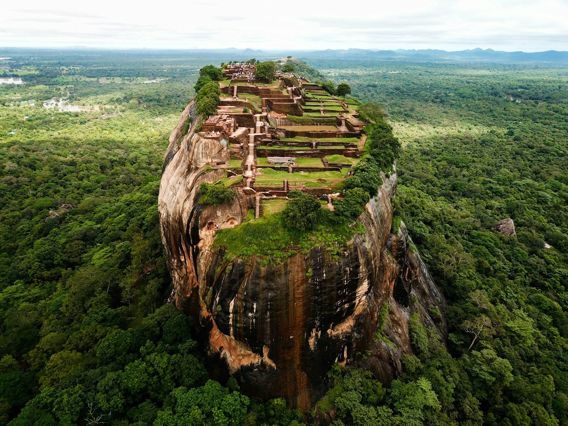 tour package in sri lanka with tabby or tamara